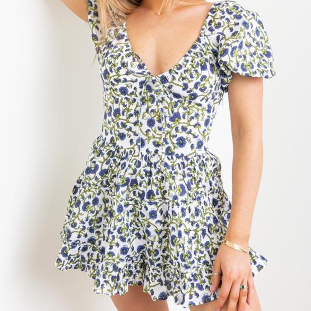 NWOT SOUTH MOON UNDER brand RAHI Blue Floral Romper